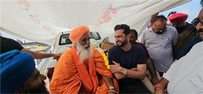 सुल्तानपुर लोधी पहुंचे गायक Roshan Prince, बाढ़ पीड़ितों को कही ये बात
