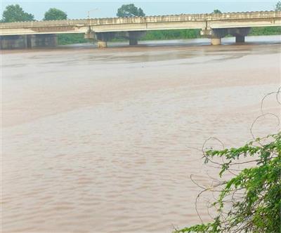 घग्गर नदी का जलस्तर बरकरार, अभी कम नहीं हुआ खतरा