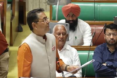 बाजवा के बंबूकाट पर अमन अरोड़ा ने कसा तंज, बोले...
