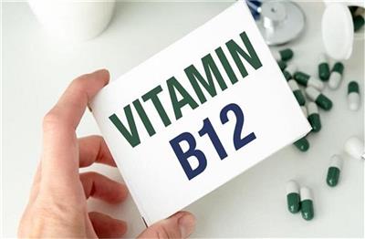 Vitamin B12 की कमी से चेहरे पर दिख सकते हैं ये लक्षण, डॉक्टर ने बताया वजह और इलाज