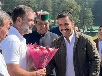 शिमला पहुंचे राहुल गांधी, मंत्री विक्रमादित्य सिंह ने किया स्वागत
