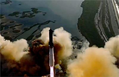 SpaceX की 11वीं स्टारशिप उड़ान सफल, मेक्सिको की खाड़ी में किया बूस्टर लैंड 