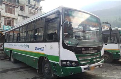 Shimla: दिल्ली में हिमाचलियों की उमड़ी भीड़, एडवांस में बुक हुईं स्पैशल बसें ताे HRTC ने उठाया ये बड़ा कदम