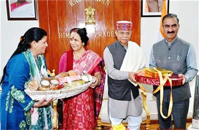 Shimla: दीपावली पर राजभवन पहुंचे मुख्यमंत्री सुक्खू, राज्यपाल को दीं शुभकामनाएं