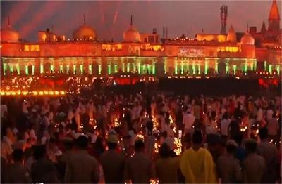 Ayodhya Deepotsav 2025: अयोध्या में रचा इतिहास! फूलों से सजा मंदिर, 28 लाख दीयों से जगमग हुई भगवान राम की नगरी