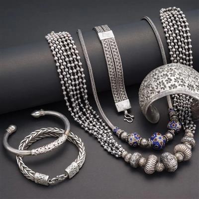 Silver demand in India: दुनियाभर में खत्म हो रहे चांदी के स्टॉक, भारत में तेज डिमांड से हिला ग्लोबल मार्कीट