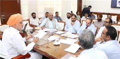 हरियाणा के किसानों के लिए खुशखबरी, पराली जलाए बिना बनेगी खाद, सरकार ने लिया अहम फैसला