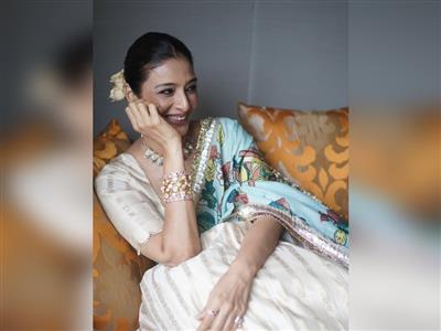 आठ साल के लंबे इंतजार के बाद जब पर्दे पर आईं तब्बू, दमदार एक्टिंग से बनाई खास पहचान