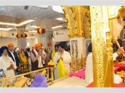 प्रकाश पर्व पर दिल्ली पहुंचे CM नायब सिंह सैनी! Gurdwara Bangla Sahib में टेका माथा