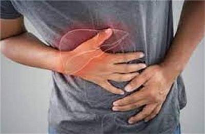 Liver Alert: जीभ की अनदेखी पड़ेगी भारी! अगर दिखें ये लक्षण तो हो सकती है लिवर की बीमारी, डॉक्टर ने बताया कैसे करें इलाज