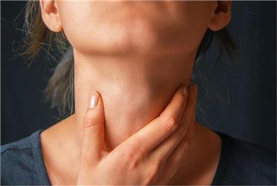 Thyroid Symptoms: गर्दन, कंधे या जोड़ों में दर्द? ये सिर्फ थकान नहीं, थायराइड का 'Silent Killer' सिग्नल!