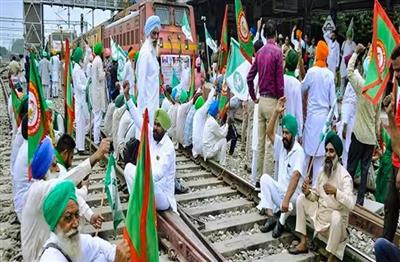 पंजाब में किसानों की चेतावनी, इस दिन करेंगे रेलवे ट्रैक जाम!