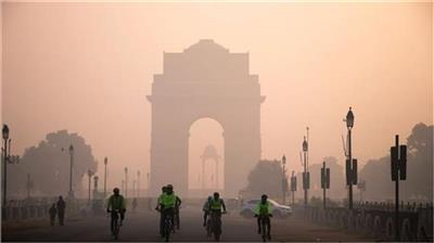 Delhi Air Pollution: दिल्ली की दमघोंटू हवा! जहरीली हवा ने बढ़ाया AQI 447, सांस लेना हुआ मुश्किल