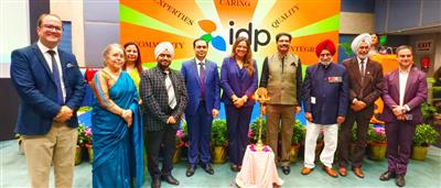 आईडीपी एजुकेशन द्वारा आयोजित एम्पावरमेंट एक्सीलेंस अवॉर्ड्स सीज़न-3 में सामाजिक योगदान के लिए विशिष्ट व्यक्तियों को किया गया सम्मानित 