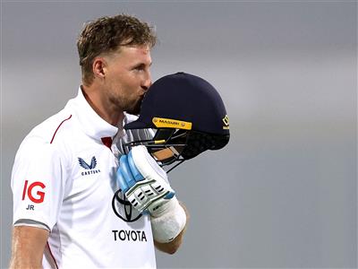 ब्रिसबेन टेस्ट: ऑस्ट्रेलिया के खिलाफ 334 रन पर सिमट गई इंग्लैंड की पहली पारी, मिचेल स्टार्क ने झटके 6 विकेट