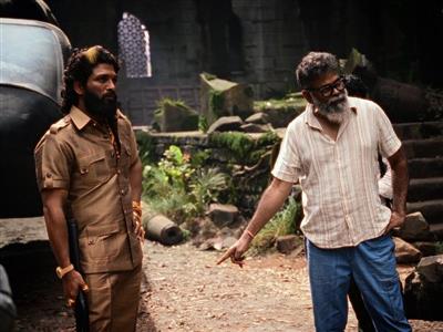 अल्लू अर्जुन ने 'पुष्पा' के पांच साल पूरे होने पर पूरी टीम को कहा 'थैंक यू'