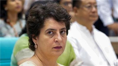 प्रधानमंत्री आधा समय विदेश में बिताते हैं, फिर राहुल की विदेश यात्रा पर सवाल क्यों: प्रियंका गांधी