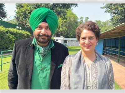 Navjot Sidhu को मिला Priyanka Gandhi से मिलने का समय, 19 दिसंबर को रखेंगे अपना पक्ष