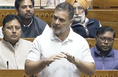 ਰਾਹੁਲ ਨੇ ਲੋਕ ਸਭਾ 'ਚ ਚੁੱਕਿਆ ਪ੍ਰਦੂਸ਼ਣ ਦਾ ਮਾਮਲਾ, ਕਿਹਾ- 'ਲੱਖਾਂ ਬੱਚੇ ਫੇਫੜਿਆਂ ਦੀ ਬੀਮਾਰੀ ਨਾਲ ਹੋ ਰਹੇ ਹਨ ਪੀੜਤ'