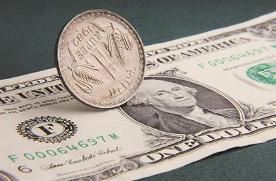 ਭਾਰਤੀ ਕਰੰਸੀ ਦਾ ਹੋਇਆ ਬੁਰਾ ਹਾਲ, ਡਾਲਰ ਮੁਕਾਬਲੇ ਰਿਕਾਰਡ Low Zone 'ਚ ਪਹੁੰਚਿਆ ਰੁਪਿਆ