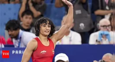 विनेश फोगाट का U-turn...वापस लिया रिटायरमेंट का फैसला, फिर अखाड़े में उतरेंगी स्टार पहलवान