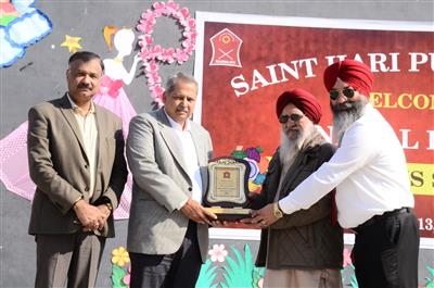 संत हरि पब्लिक स्कूल का वार्षिकोत्सव बना एकता और संस्कारों का संदेशवाहक