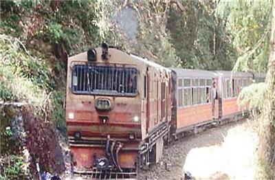 Himachal: एडवांस बुकिंग ने पकड़ी रफ्तार! कालका-शिमला रेलमार्ग पर चलेगी स्पैशल ट्रेन