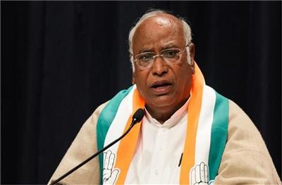 भाजपा संसद में तमाशा करना चाहती है, अभ्रद भाषा का इस्तेमाल हमारी परंपरा नहीं: कांग्रेस