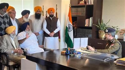 DGP दफ्तर में सुखबीर बादल का धरना! बोले-