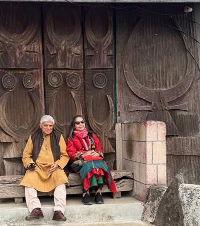 कोहिमा ट्रिप पर शबाना आजमी ने शेयर की जावेद अख्तर संग खूबसूरत तस्वीर