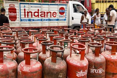 प्रवासी मजदूरों को राहत, सभी राज्यों में 5 किलो एलपीजी सिलेंडर की सप्लाई दोगुनी