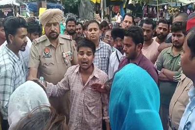 ਮੋਹਾਲੀ 'ਚ ਰੂਹ ਕੰਬਾਊ ਹਾਦਸਾ, ਦੇਖਣ ਵਾਲਿਆਂ ਦੇ ਖੜ੍ਹੇ ਹੋਏ ਲੂ-ਕੰਡੇ, CCTV ਆਈ ਸਾਹਮਣੇ