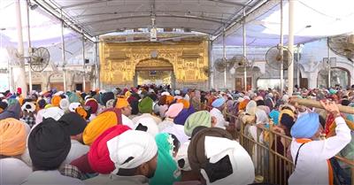 ਖਾਲਸਾ ਸਾਜਨਾ ਦਿਵਸ ਮੌਕੇ ਸ੍ਰੀ ਦਰਬਾਰ ਸਾਹਿਬ ਪੁੱਜਿਆ ਸੰਗਤਾਂ ਦਾ ਠਾਠਾਂ ਮਾਰਦਾ ਇਕੱਠ, ਛਾਇਆ ਭਗਤੀਮਈ ਮਾਹੌਲ