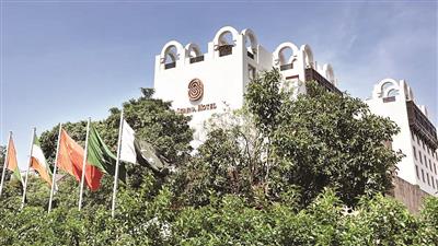 जिस होटल में वार्ता, उसका बिल नहीं दे पाया पाक, मालिक को खुद करना पड़ा भुगतान, जमकर हो रही आलोचना