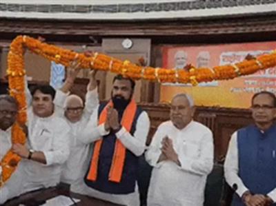 बिहार में आज से सम्राट युग : पहली बार भाजपा के नेतृत्व वाली सरकार, सुबह 11 बजे मुख्यमंत्री पद की शपथ