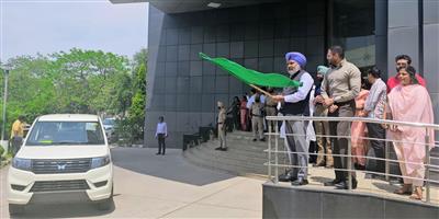 वित्त मंत्री हरपाल सिंह चीमा ने रिकॉर्ड राजस्व वृद्धि के बीच आबकारी एवं कर विभाग की एनफोर्समेंट को बढ़ावा देने के लिए 25 नए वाहनों को हरी झंडी दिखाकर रवाना किया
