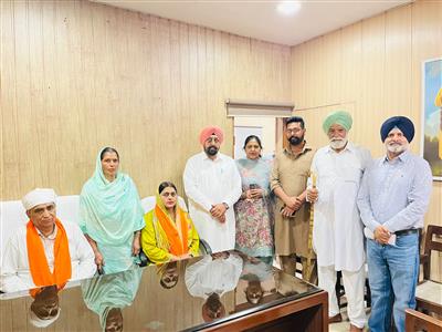 ਵਿਧਾਇਕ ਕੁਲਜੀਤ ਸਿੰਘ ਰੰਧਾਵਾ ਦੀ ਹਾਜ਼ਰੀ ਵਿੱਚ ਬਲਾਕ ਸਮਿਤੀ ਡੇਰਾਬੱਸੀ ਦੇ ਚੇਅਰਮੈਨ ਤੇ ਵਾਈਸ ਚੇਅਰਪਰਸਨ ਨੇ ਅਹੁਦਾ ਸੰਭਾਲਿਆ