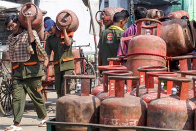 देश में रसोई गैस की आपूर्ति सामान्य, एक दिन में 50.5 लाख से ज्यादा गैस सिलेंडर की आपूर्ति