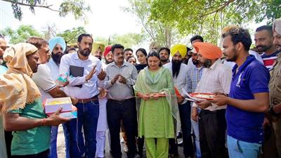 ਵਿਧਾਇਕ ਅਨਮੋਲ ਗਗਨ ਮਾਨ ਵੱਲੋਂ ਬਲਾਕ ਮਾਜਰੀ ਤੋਂ ਬਿੰਦਰਖ ਤੱਕ ਸੜਕ ਦੇ ਨਿਰਮਾਣ ਕਾਰਜ ਦੀ ਸ਼ੁਰੂਆਤ