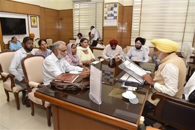  ਵਿੱਤ ਮੰਤਰੀ ਹਰਪਾਲ ਸਿੰਘ ਚੀਮਾ ਵੱਲੋਂ ਮੁਲਾਜ਼ਮ ਯੂਨੀਅਨਾਂ ਨਾਲ ਮੀਟਿੰਗਾਂ, ਜਾਇਜ਼ ਮੰਗਾਂ 'ਤੇ ਜਲਦੀ ਕਾਰਵਾਈ ਦਾ ਦਿੱਤਾ ਭਰੋਸਾ