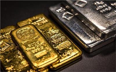 Gold, Silver Rate Today: सोने-चांदी में गिरावट, MCX पर ₹1,52,085 पहुंचा 10g Gold Rate