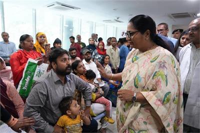 CM ਰੇਖਾ ਗੁਪਤਾ ਦਾ ਹਸਪਤਾਲ 'ਚ ਅਚਨਚੇਤ ਛਾਪਾ, ਭਿਆਨਕ ਗਰਮੀ ਨੂੰ ਲੈ ਕੇ ਦਿੱਤੇ ਸਖ਼ਤ ਨਿਰਦੇਸ਼