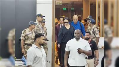 ਗਲੋਬਲ ਸਟਾਰ ਰਿਹਾਨਾ ਮੁੜ ਪਹੁੰਚੀ ਮੁੰਬਈ, 'ਫੈਂਟੀ ਬਿਊਟੀ' ਦੇ ਲਾਂਚ ਪ੍ਰੋਗਰਾਮ 'ਚ ਹੋਵੇਗੀ ਸ਼ਾਮਲ