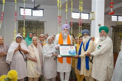 ਸ੍ਰੀ ਗੁਰੂ ਤੇਗ ਬਹਾਦਰ ਗੁਰਦੁਆਰਾ ਸਾਹਿਬ, ਕੋਟਕਪੂਰਾ ਦੀ ਪ੍ਰਬੰਧਕ ਕਮੇਟੀ ਅਤੇ ਸੰਗਤ ਨੇ ਸਪੀਕਰ ਸੰਧਵਾਂ ਦਾ ਸਨਮਾਨ ਕੀਤਾ