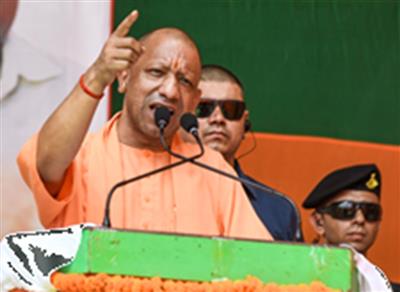 सीएम योगी का छात्रों को संदेश, असफलता से न हों निराश, चरैवेति-चरैवेति के मंत्र के साथ बढ़ते रहें आगे