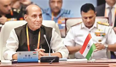 ट्रंप की धमकियों के बीच किर्गिस्तान में बड़ी बैठक, राजनाथ सिंह भी रवाना, रक्षा सहयोग बढ़ाना रहेगा प्रमुख एजेंडा