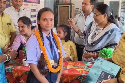 9ਵੀਂ ਦੀ ਵਿਦਿਆਰਥਣ ਦੀ ISRO 'ਚ ਸਿਲੈਕਸ਼ਨ ! ਨਿੱਕੀ ਉਮਰੇ ਮਾਰ ਲਈ ਵੱਡੀ ਬਾਜ਼ੀ