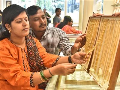 मध्य पूर्व में तनाव के बीच सोने और चांदी में तेजी, कीमतों में आया 0.65 प्रतिशत तक का उछाल