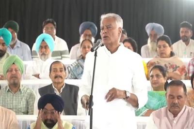 ਪੰਜਾਬ ਭਾਜਪਾ ਵਲੋਂ ਲਾਈ ਗਈ 'ਜਨਤਾ ਦੀ ਵਿਧਾਨ ਸਭਾ', ਸੁਨੀਲ ਜਾਖੜ ਨੇ ਚੁੱਕੇ ਗੰਭੀਰ ਮੁੱਦੇ