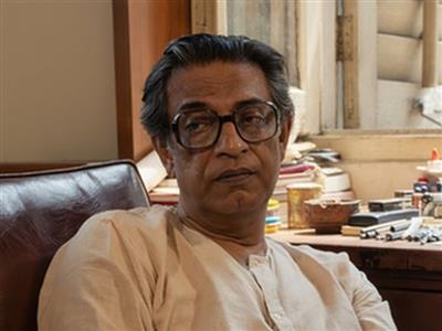 सत्यजीत रे से 'डेढ़ मिनट' की मुलाकात में जावेद सिद्दीकी बने थे संवाद लेखक, ऐसे तैयार हुई थी 'शतरंज के खिलाड़ी' की स्क्रिप्ट